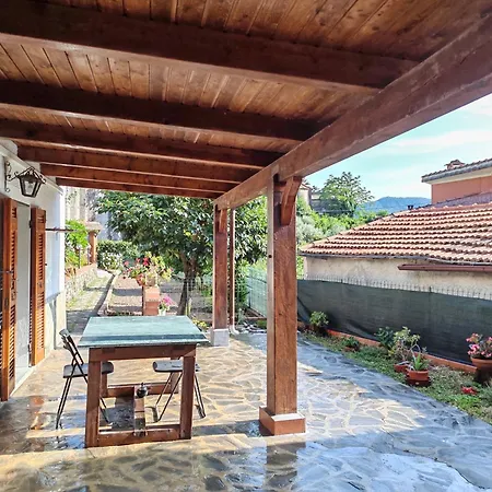 בית נופש Casa Le Rondini